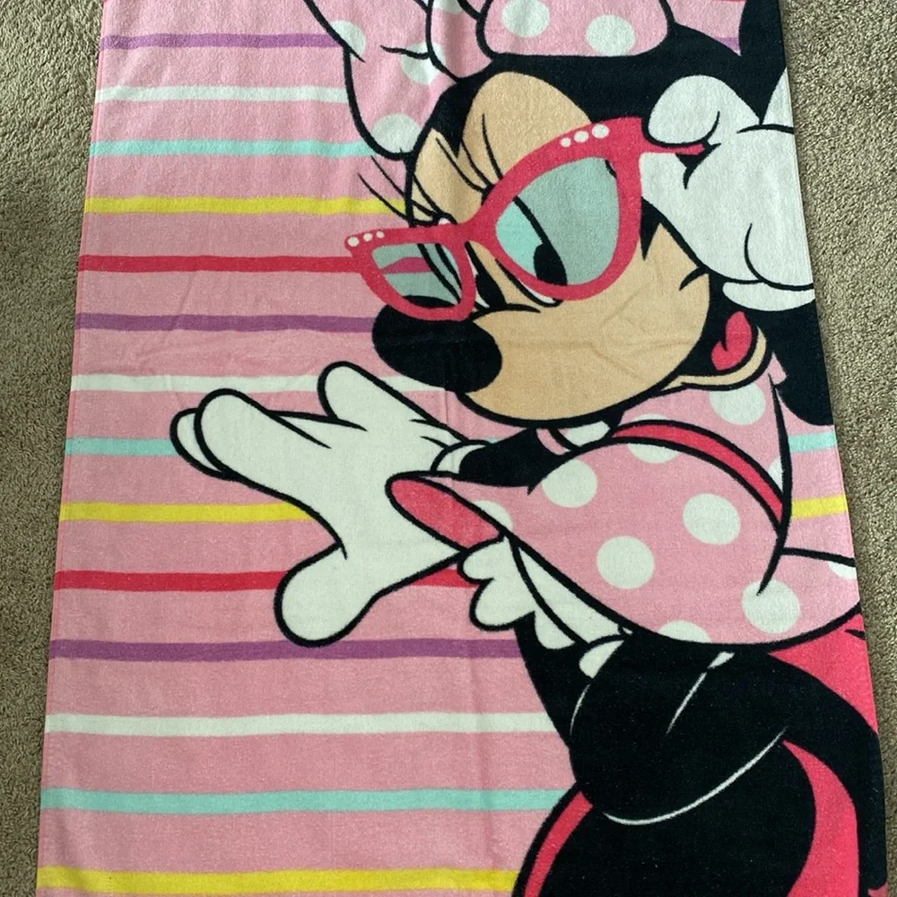 Disney Minnie Mouse beach towel